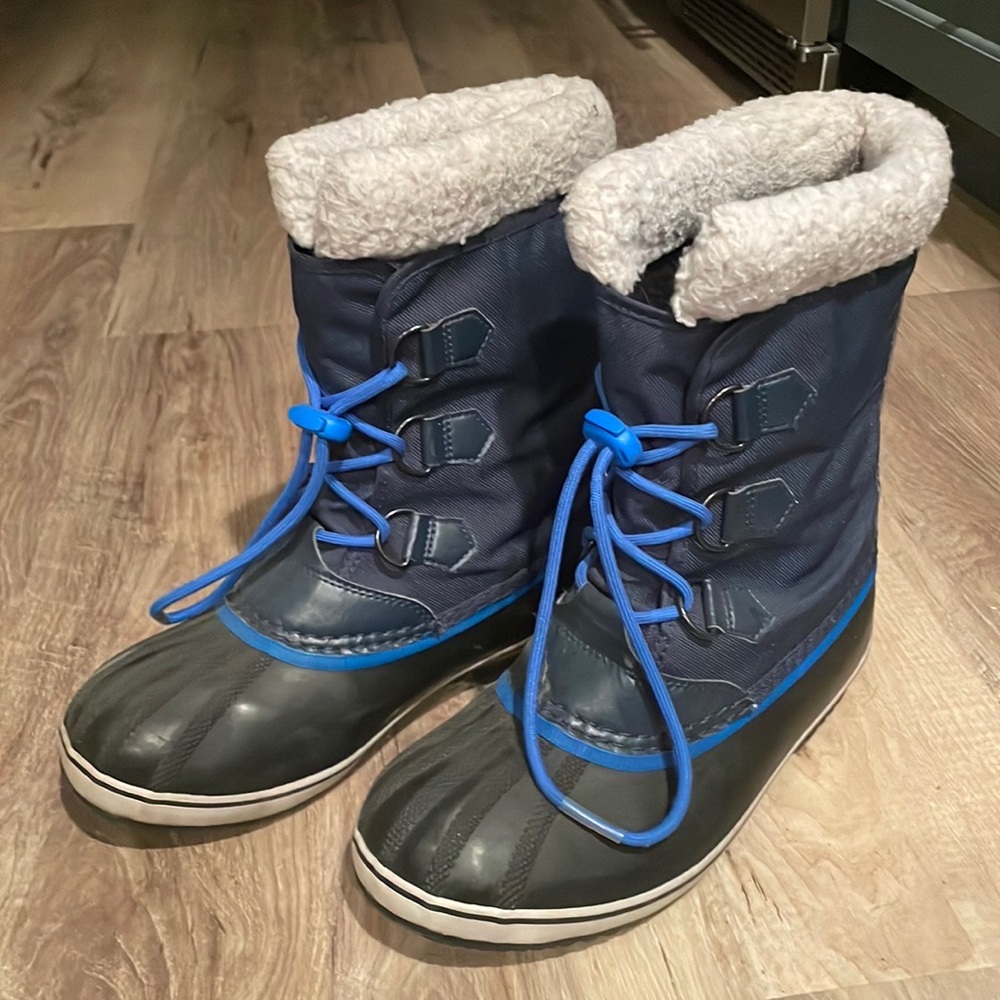Boys Sorel Yoot Pac Winter Boots Size 6 Blue/Black